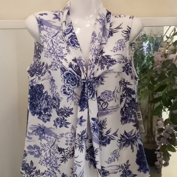 Tahari Floral Country Toile Sleeveless Blouse - Picture 2 of 16